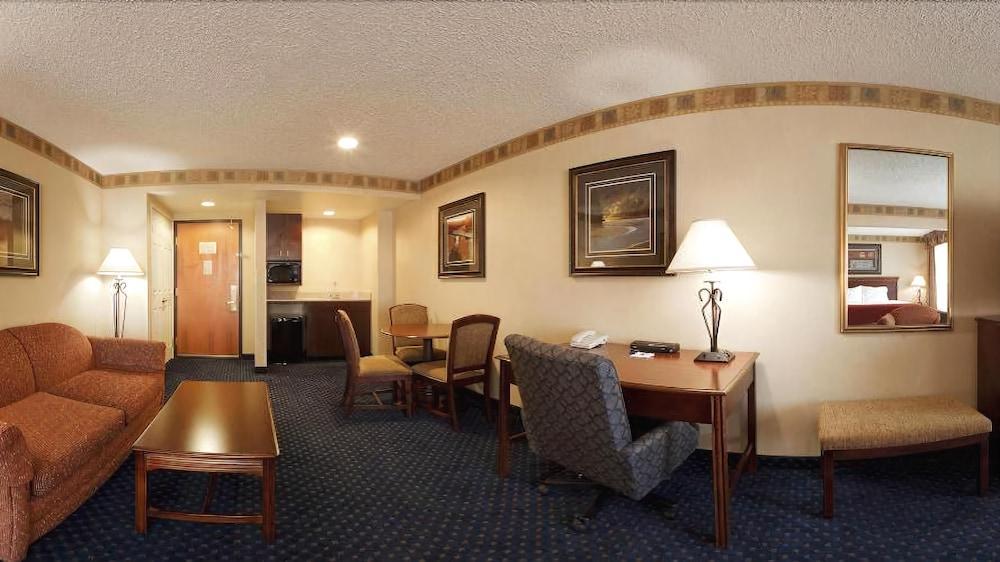 Holiday Inn Express Hotel & Suites Cheyenne By Ihg Exterior photo